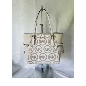 Michael Kors Voyager Leather Tote Bag.
